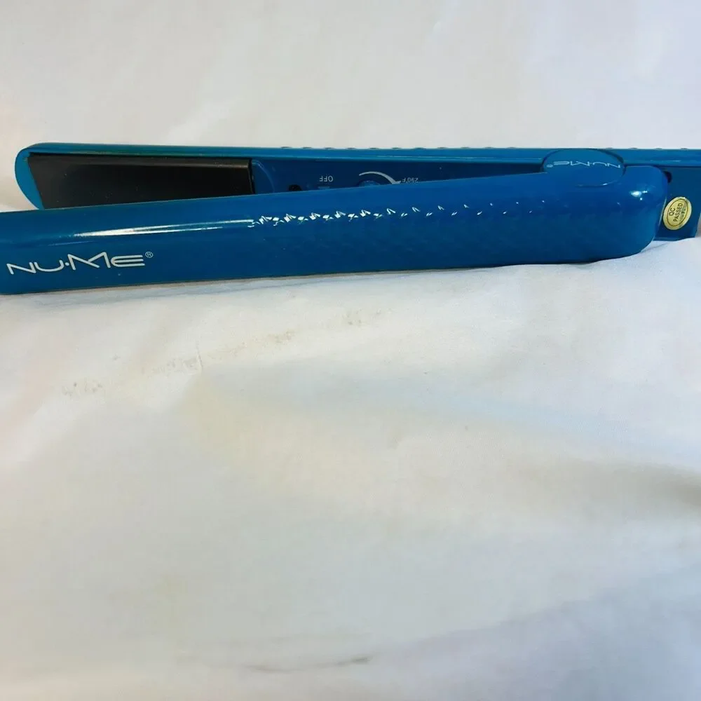 #8317 NUME TURQUOISE BLUE FLAT HAIR IRON